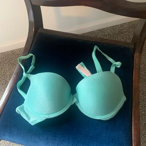 Victoria’s Secret PINK Push Up Bra SIZE 32C